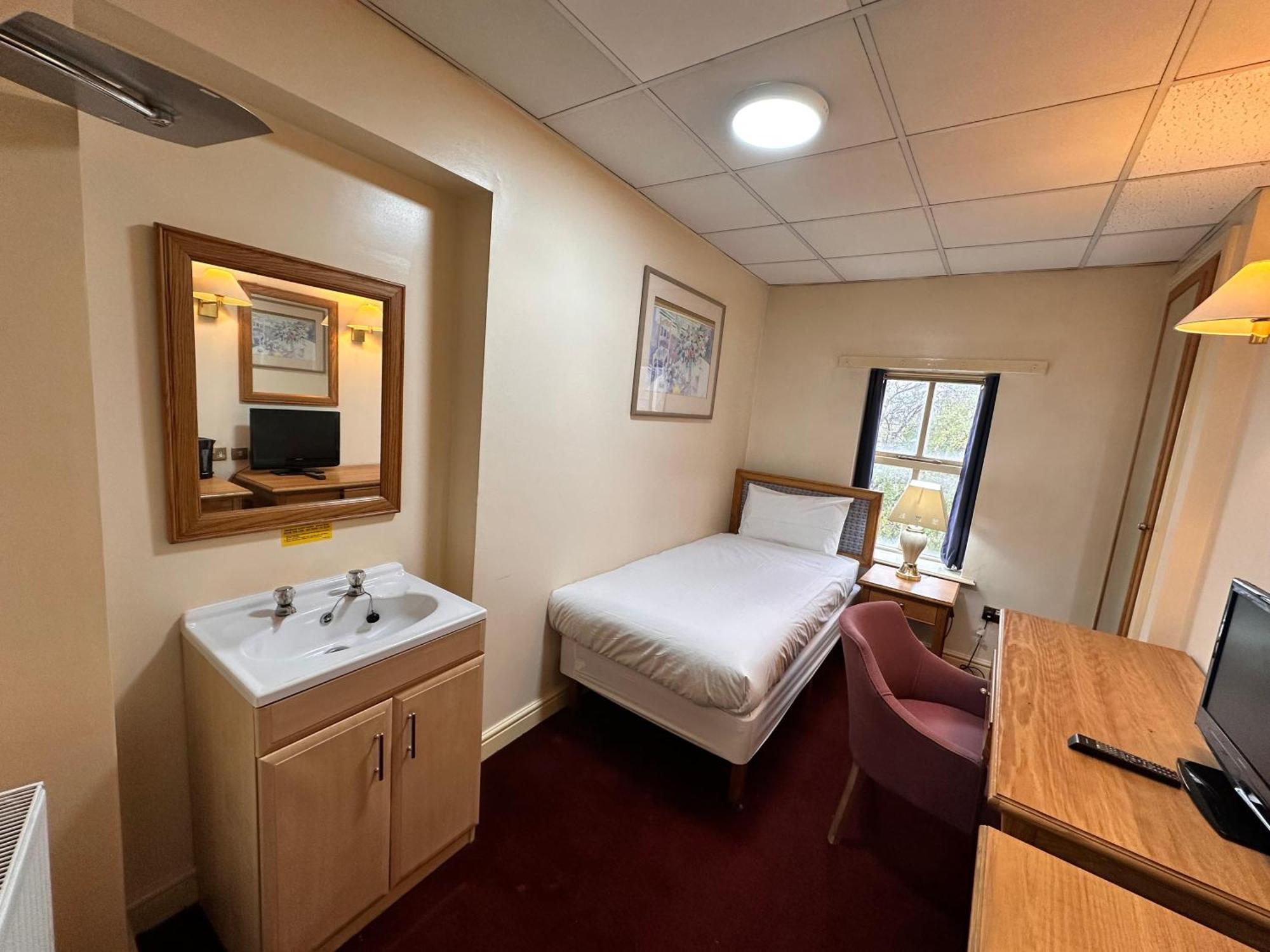 Hotel Throstles Nest 3*